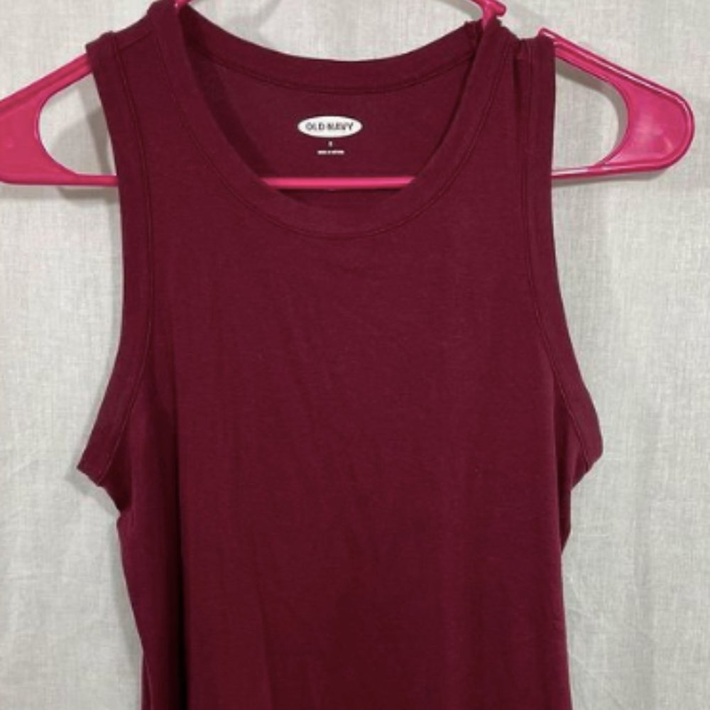 Size Small Old Navy Maroon Tank